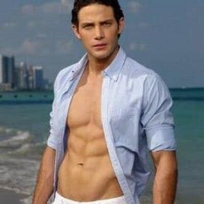 Colombia Calling: Gabriel Coronel's Electrifying Seoul Fan Meet!