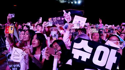  브라흐마의 '보리밭 콘서트', K팝 팬들과 뜨거운 인연을 이루다!